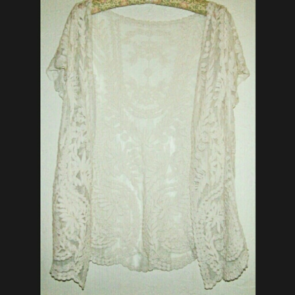 Gorgeous Cream Lace Kimono Type Vest